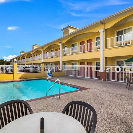 Scottish Inn And Suites Baytown Exterior photo